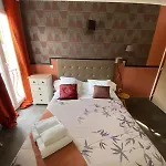 莱斯加莱酒店 3* Peyruis