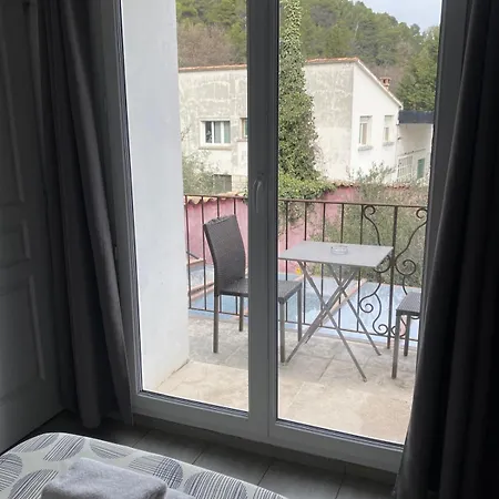Les Galets فندق Peyruis